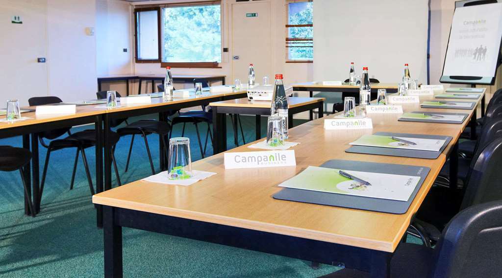 Hotel Kyriad Direct Le Bourget 2*